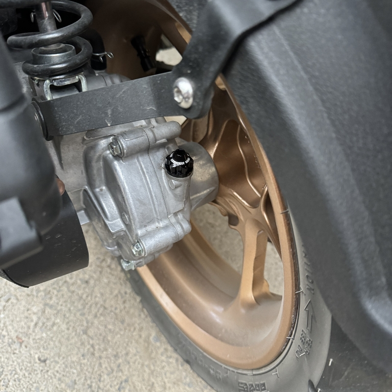 Chekis はヤマハ Nmax ターボ/テックマックスネオ - Nmax Tech Max Accessories のレビューと価格