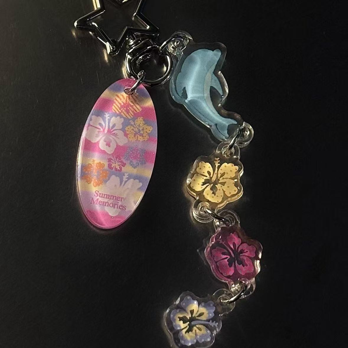 夏のハワイアンイルカハイビスカスキーホルダーパステルサーフボ - Tech Girl Accessories のレビューと価格